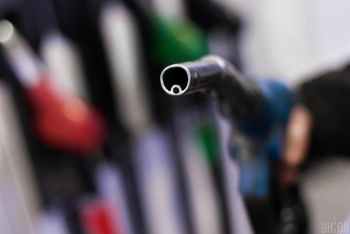 Понад гривню: в Україні різко підняли граничні ціни на бензин та дизель